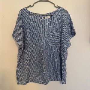 Liz Claiborne Navy and White Patterned Short Sleeve Top
